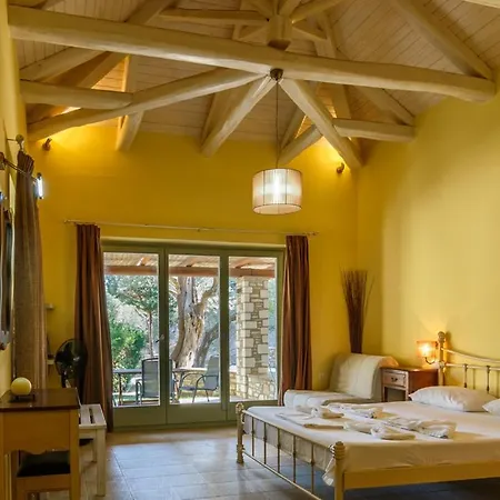 Menagia Village 호텔 *