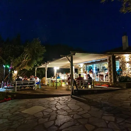 호텔 Menagia Village