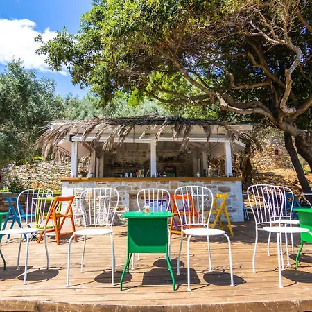 Menagia Village 호텔